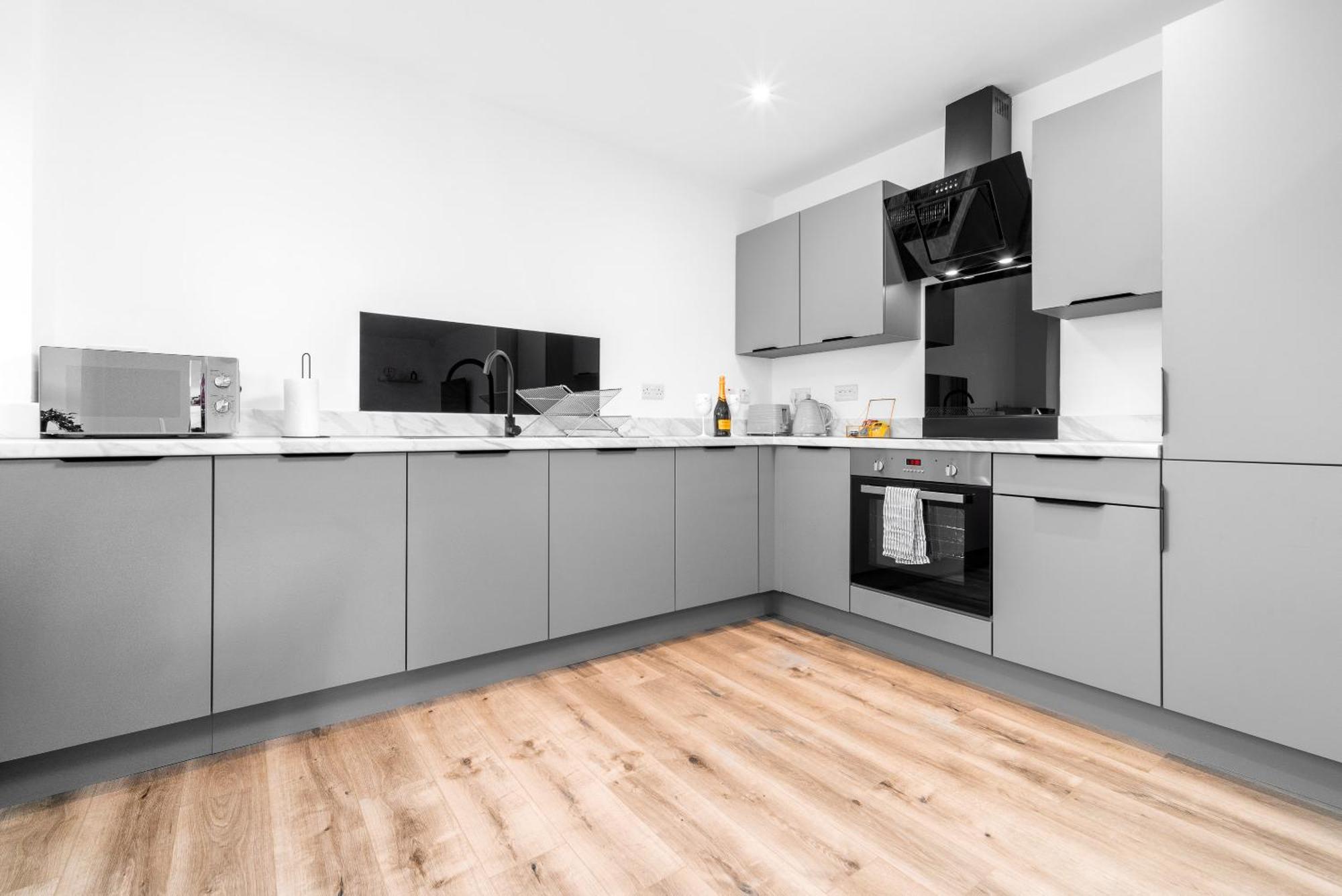 The Marson's Collection - 2 Bedroom - Balcony - Secure Parking - 4mc *