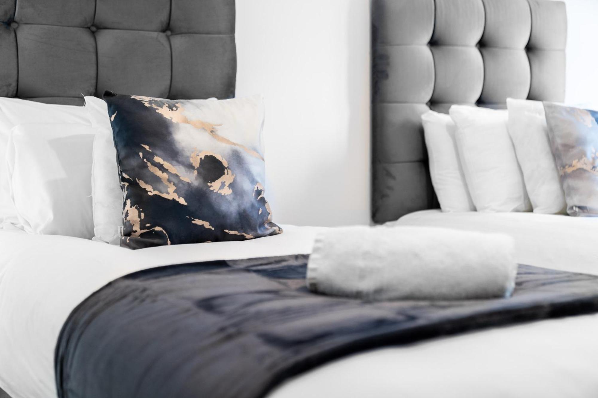 The Marson's Collection - 2 Bedroom - Balcony - Secure Parking - 4mc *