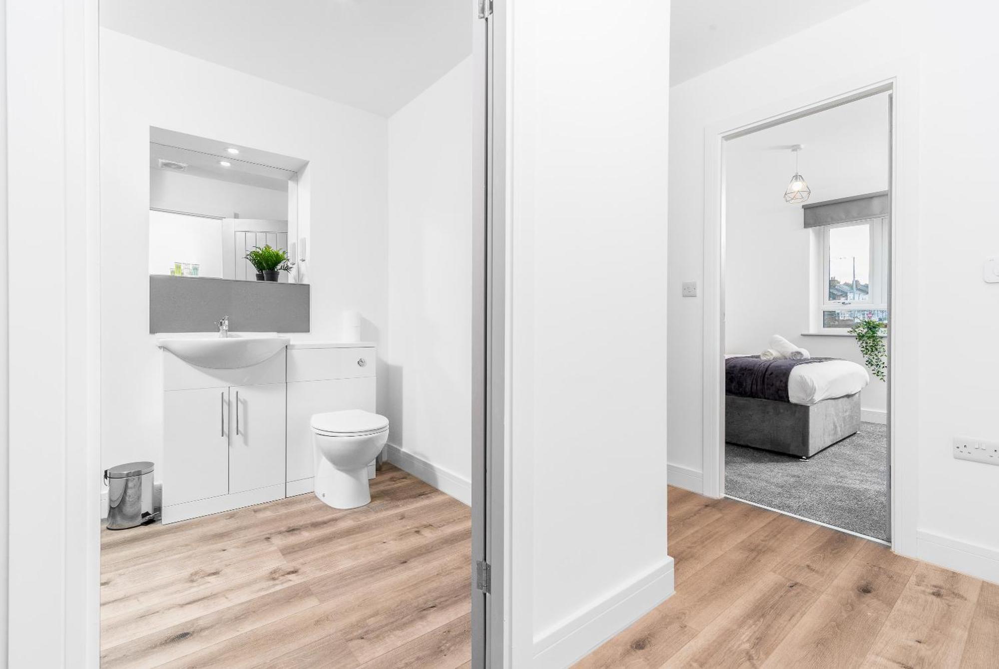 The Marson's Collection - 2 Bedroom - Balcony - Secure Parking - 4mc *