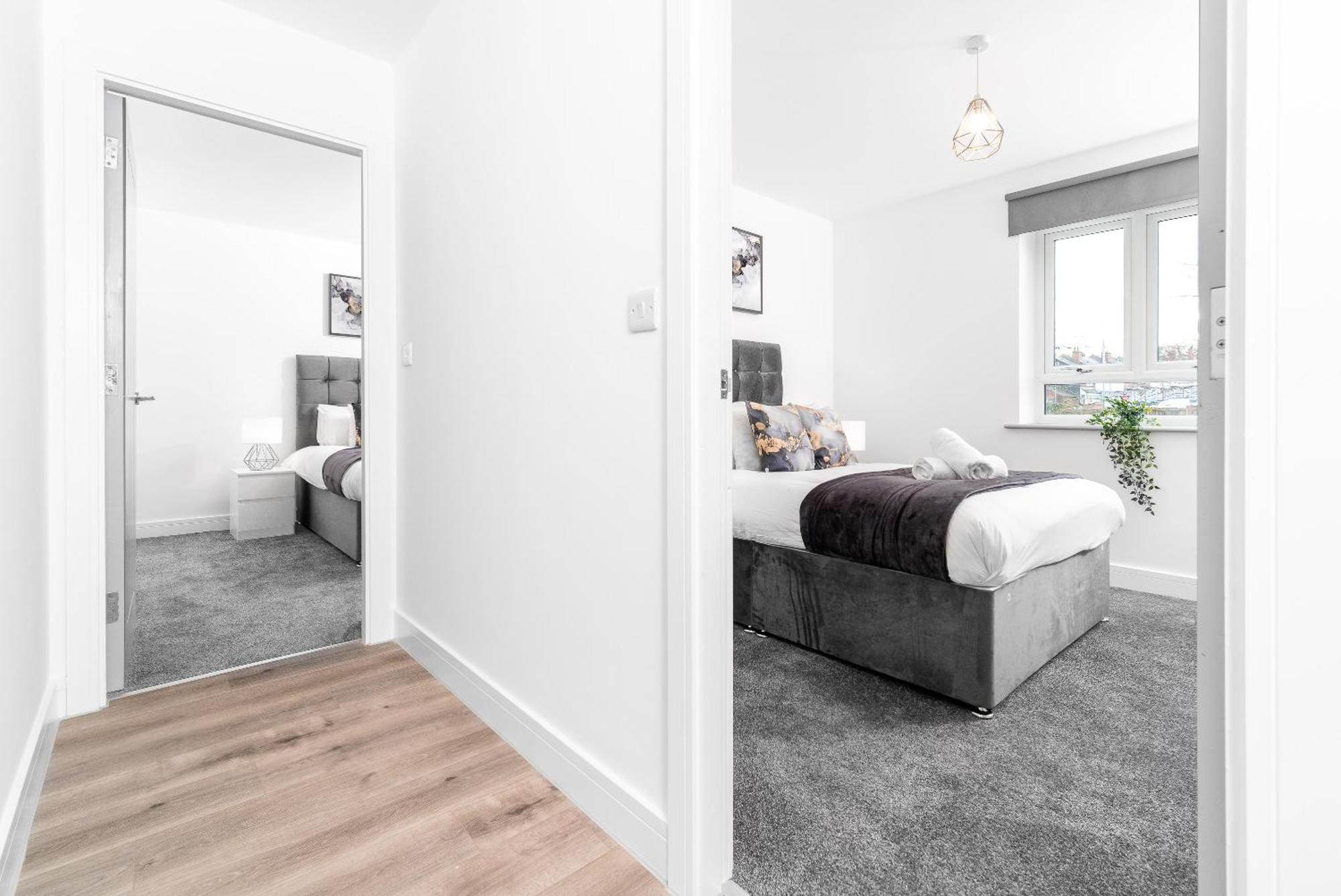 The Marson's Collection - 2 Bedroom - Balcony - Secure Parking - 4mc *